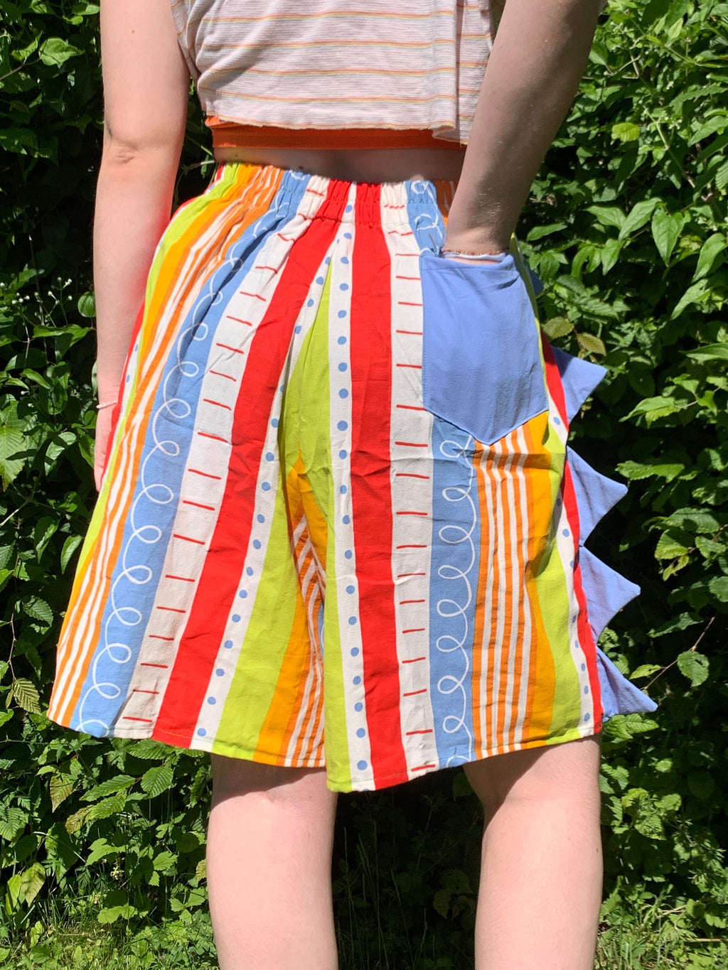 Short dino arc en ciel M