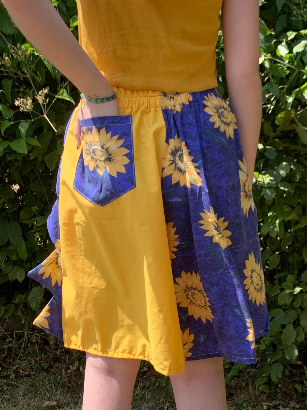 Short dino tournesol M