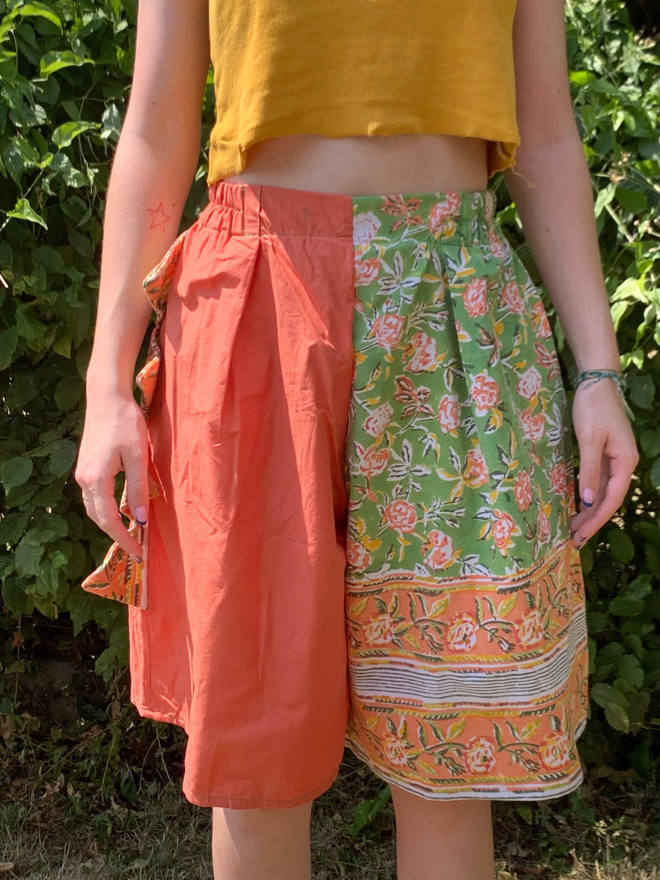 Short dino fleuri S