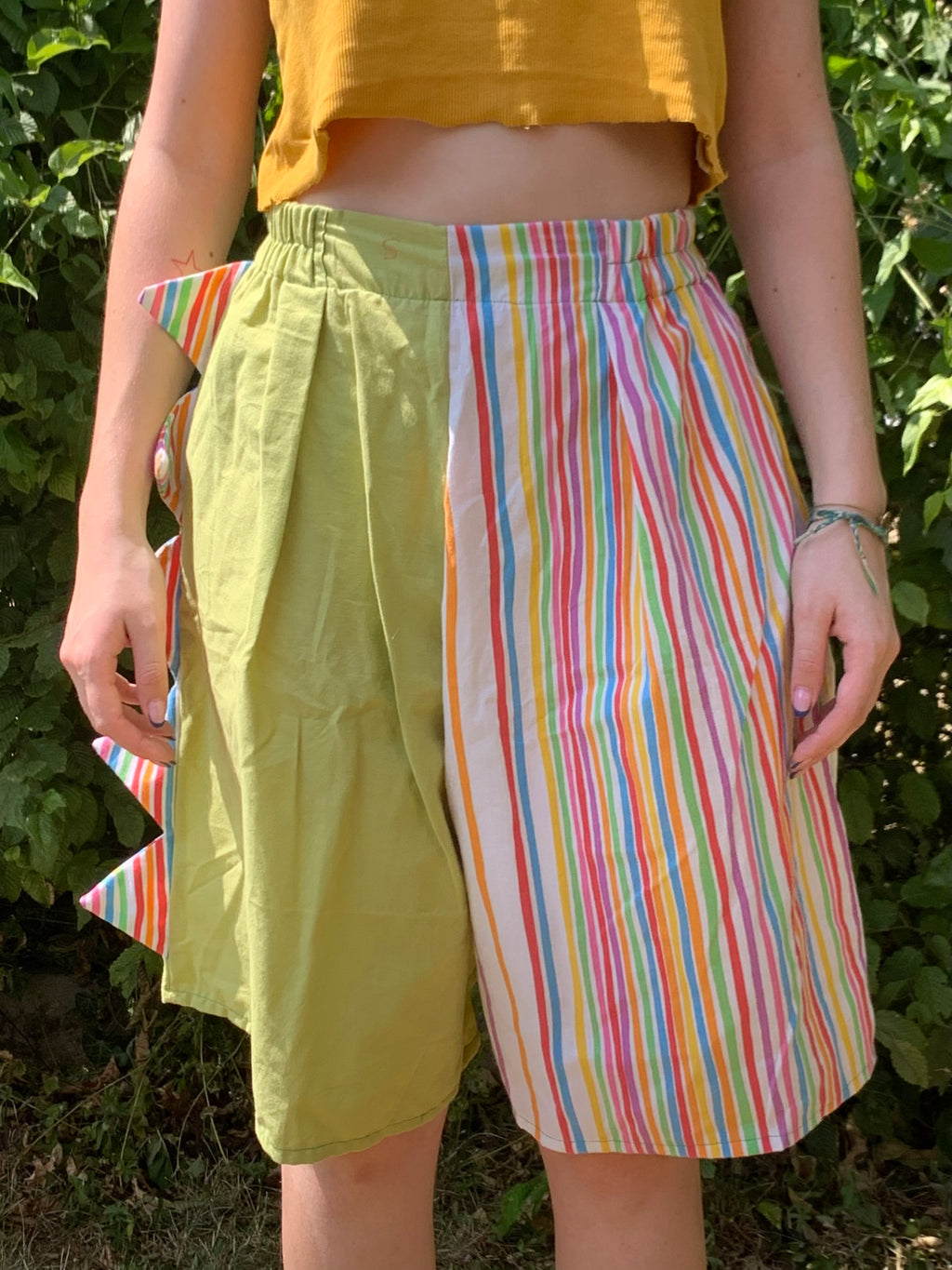 Short dino arc en ciel M