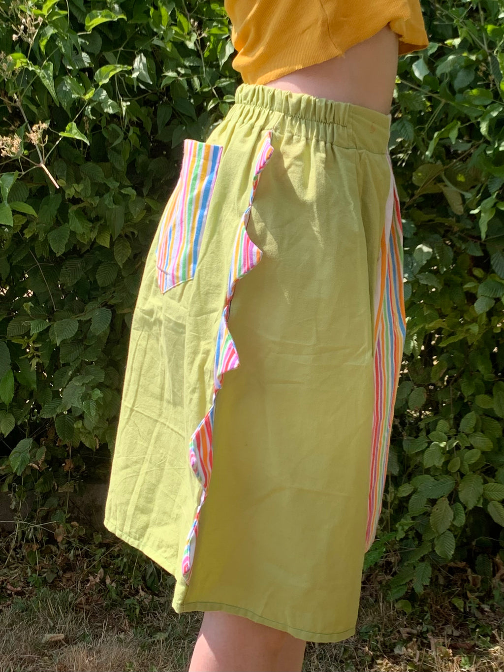 Short dino arc en ciel M