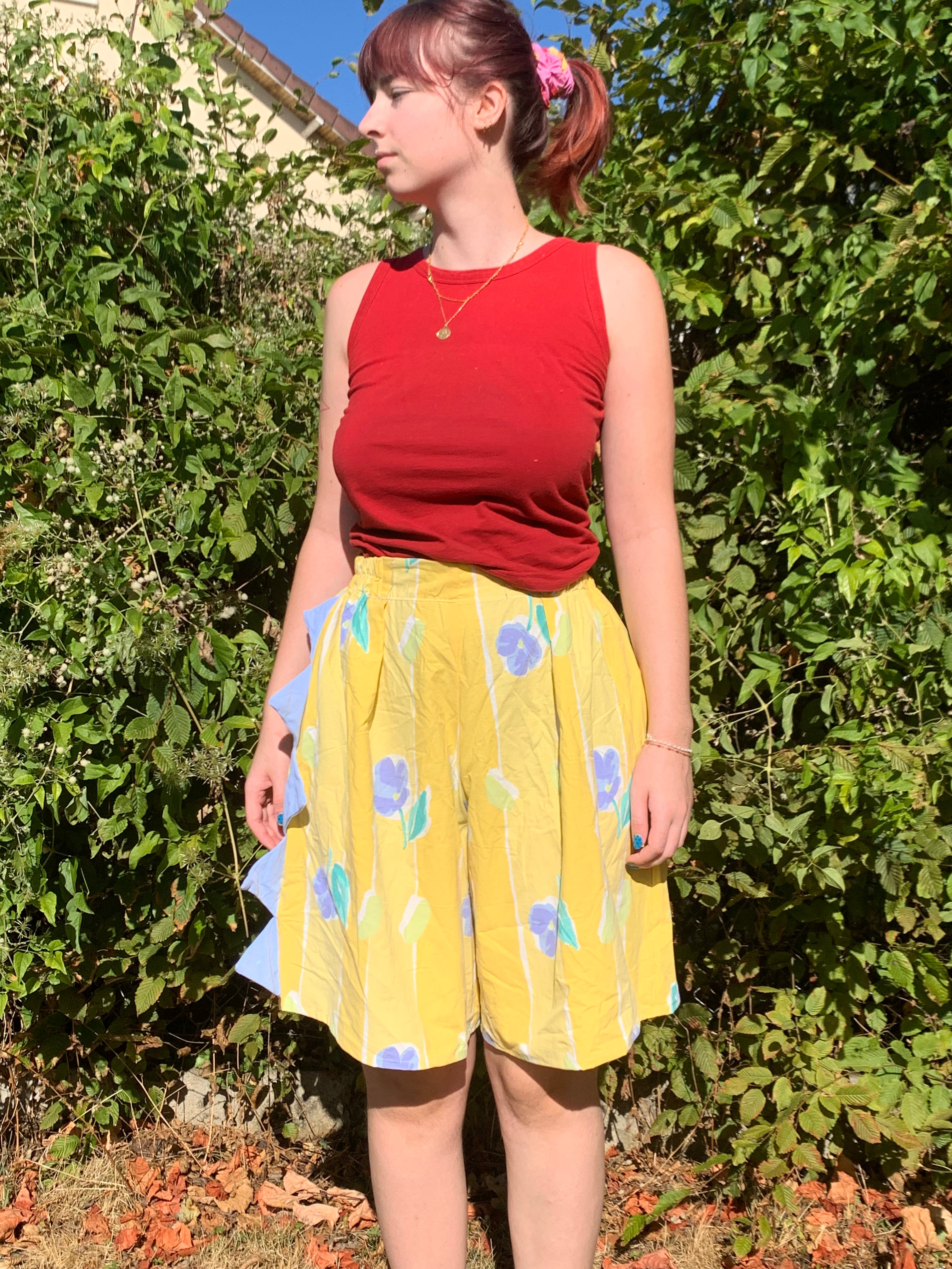 Short Dino jaune fleuri