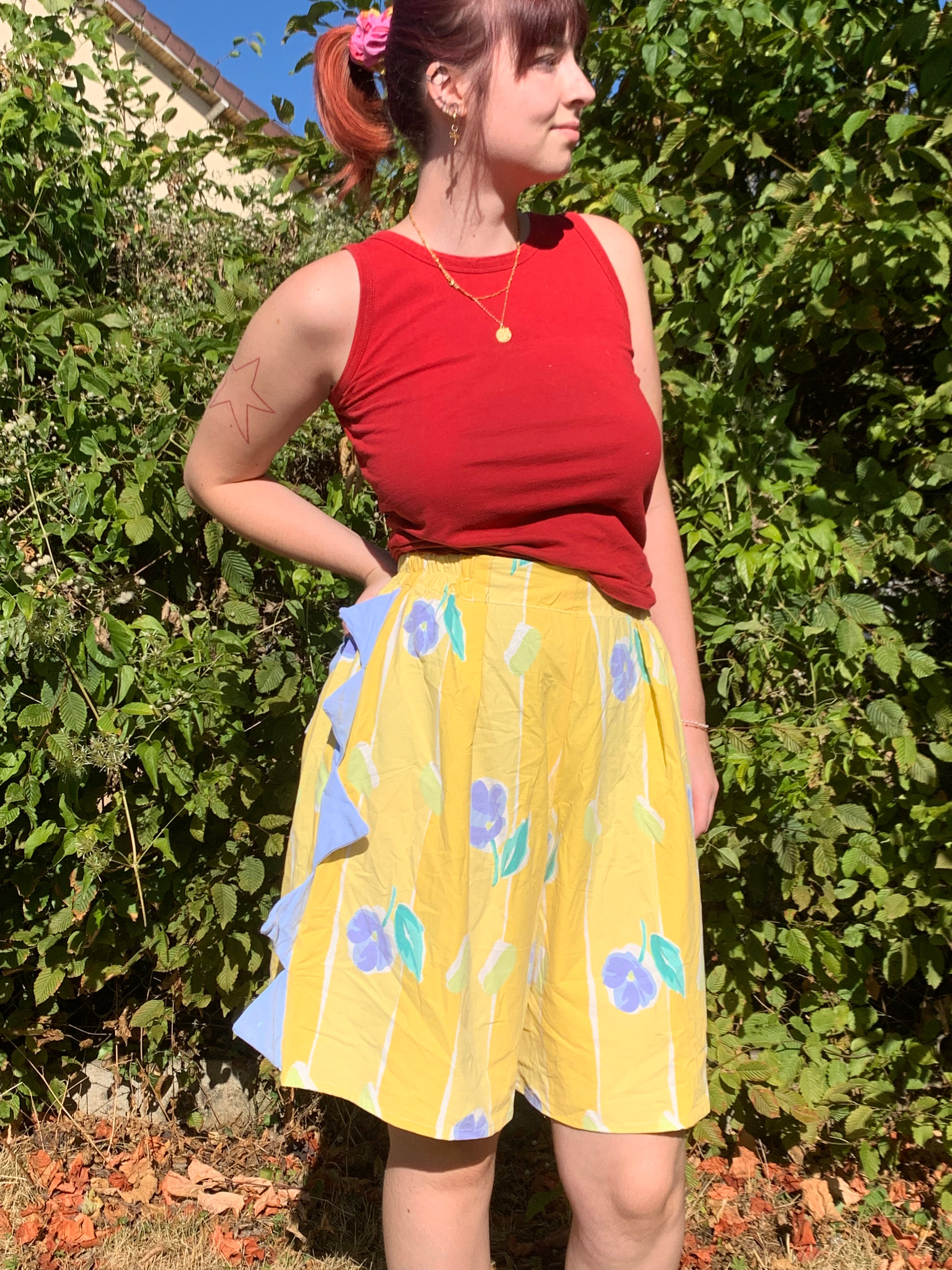Short Dino jaune fleuri