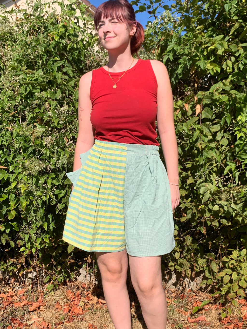 Short Dino vert à rayures