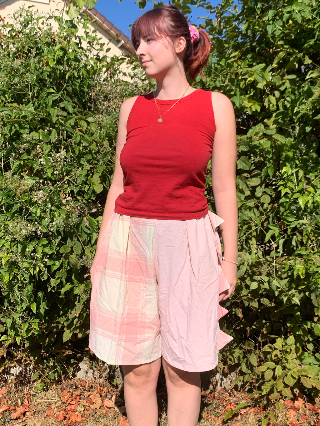 Short Dino rose à carreaux