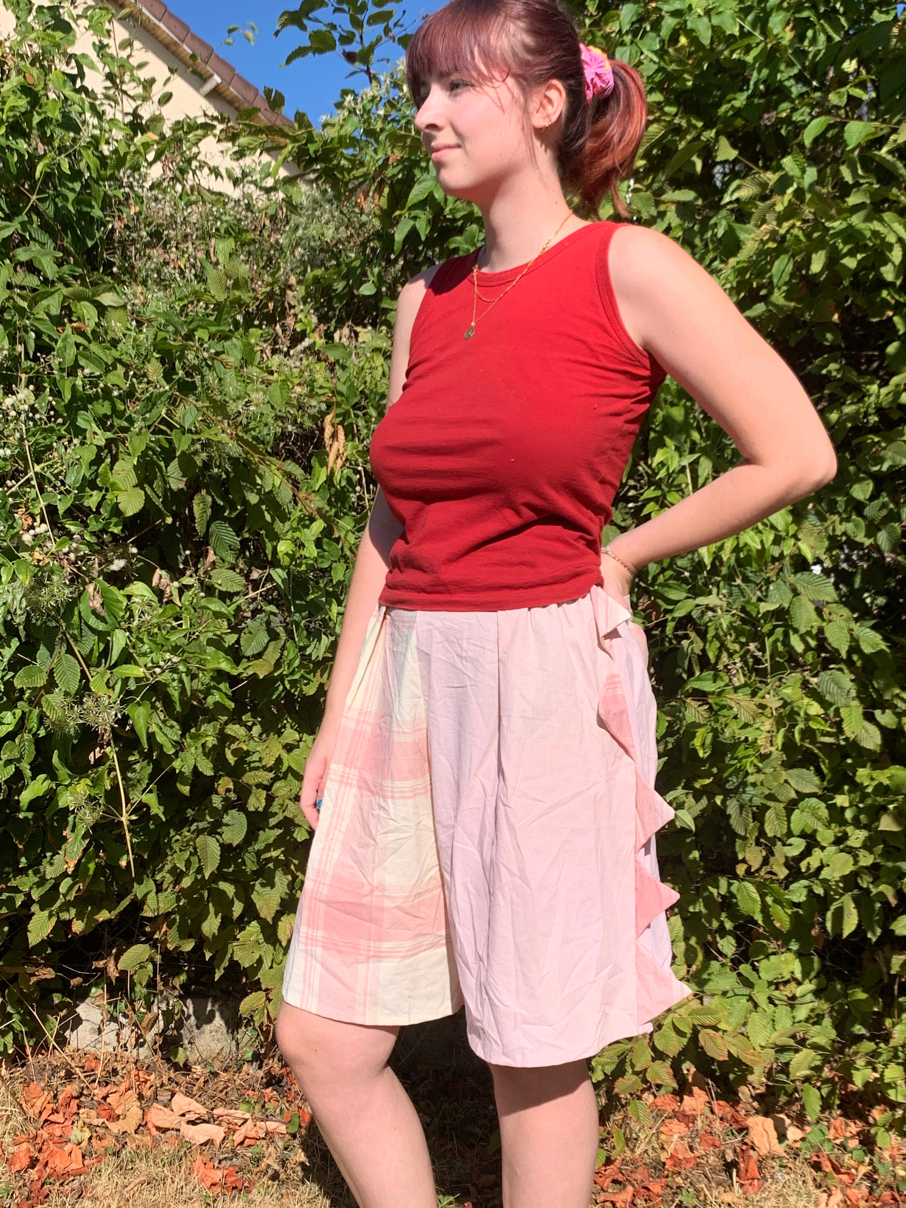 Short Dino rose à carreaux