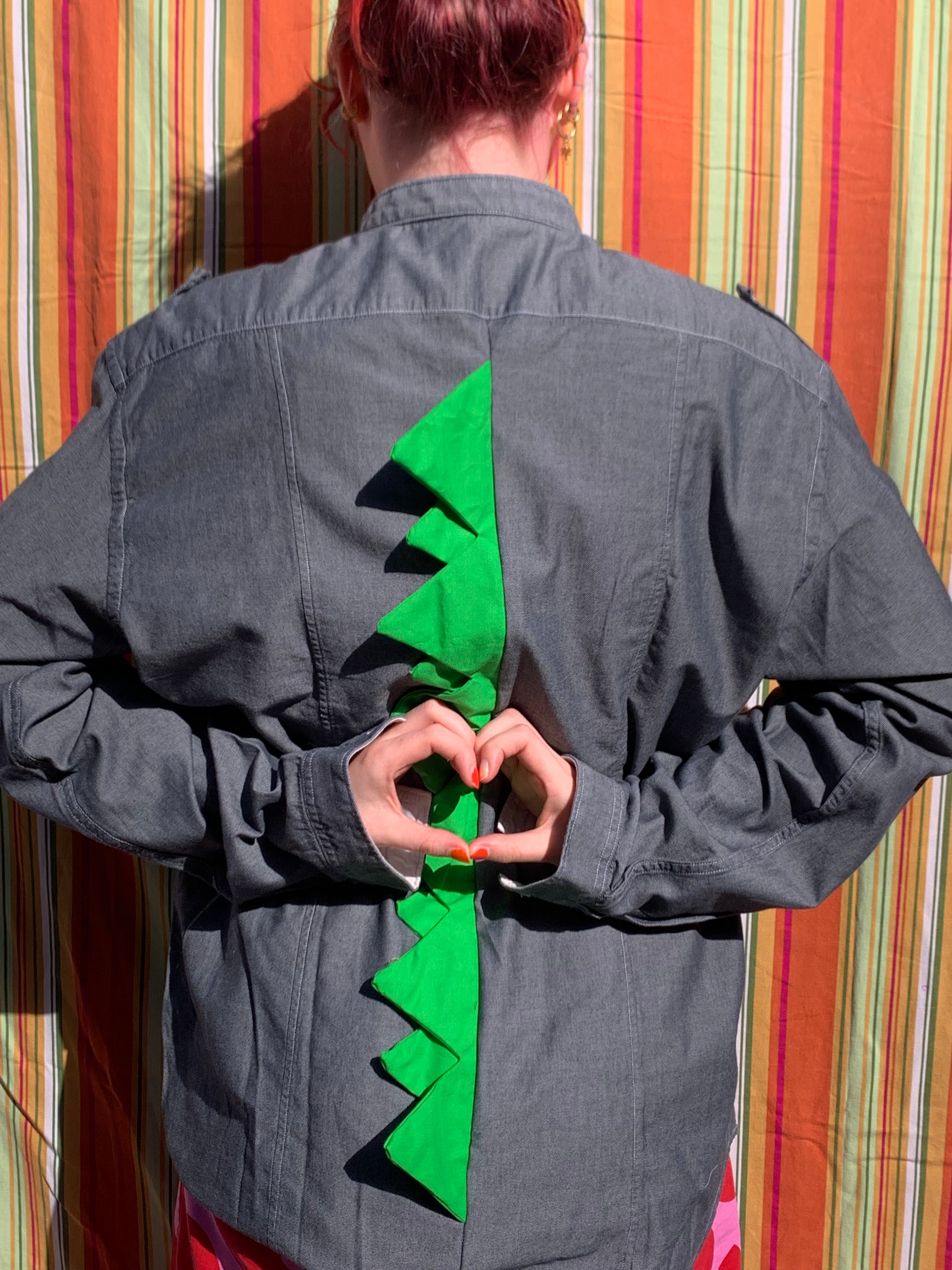 Photo d'une création chemise Dino 2
