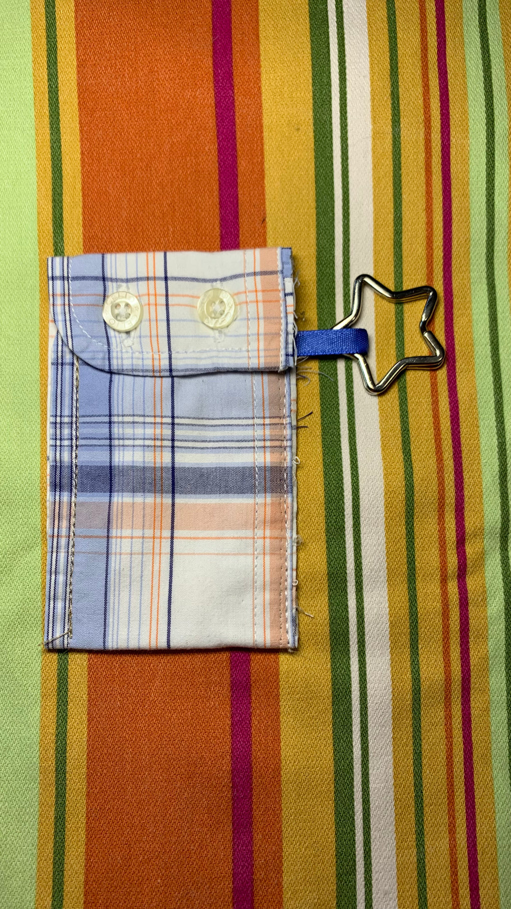 Porte-cartes bleu à rayures