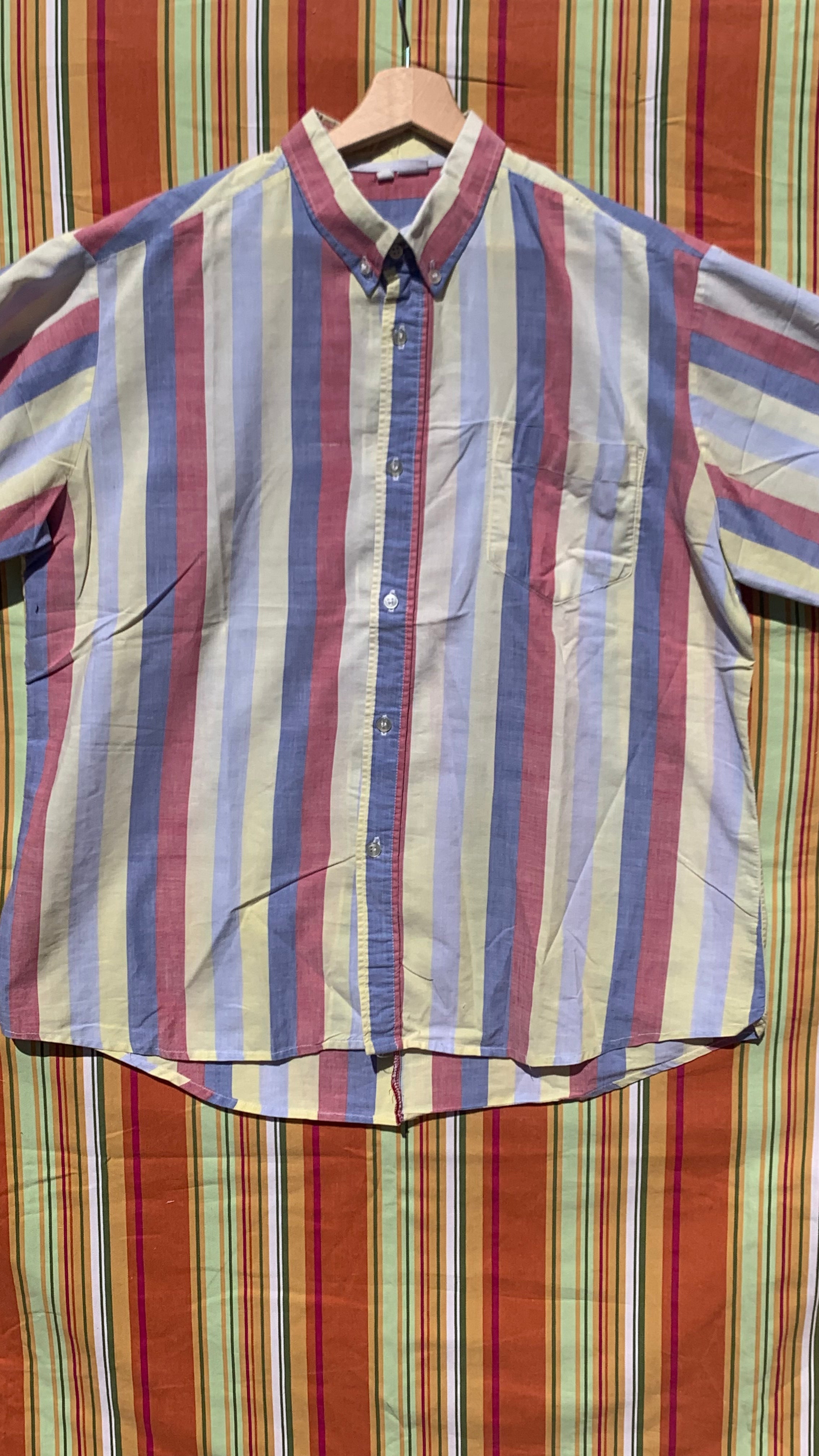 Chemise dino manche courte à rayures jaune bleu rouge L